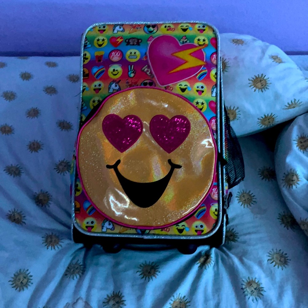 Emoji suitcase